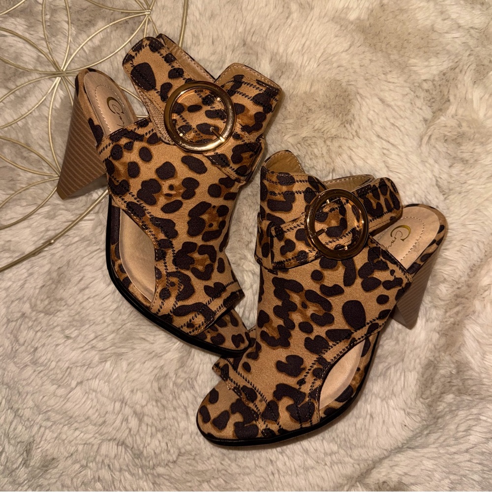 Comfort est 1946 leopard print heels